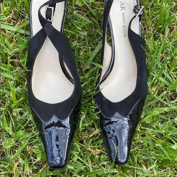🎄🎄🎄🎉Anne Klein tuxedo black heels🖤 - Picture 3 of 10